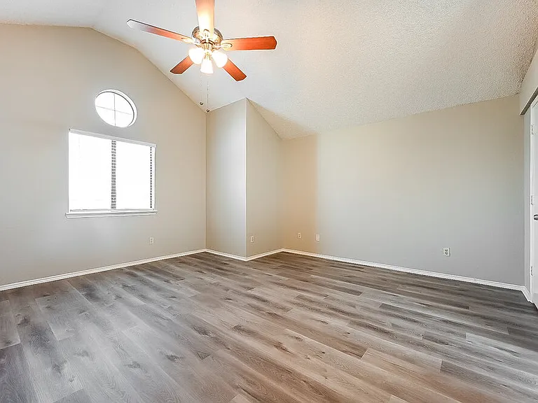 1411 Sandalwood Dr — Photo 12