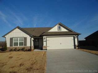 7909 S Dogwood Ave, Broken Arrow, OK 74011