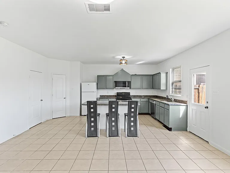 11017 Panther Ct — Photo 15