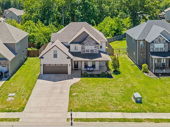 3rd image of 206 Towes Ln