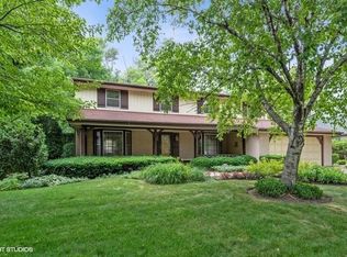 1710 Silverpine Dr, Northbrook, IL