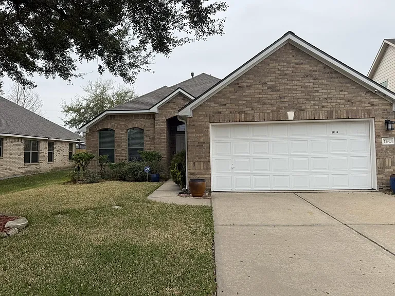 23910 Fairport Harbor Ln — Photo 2