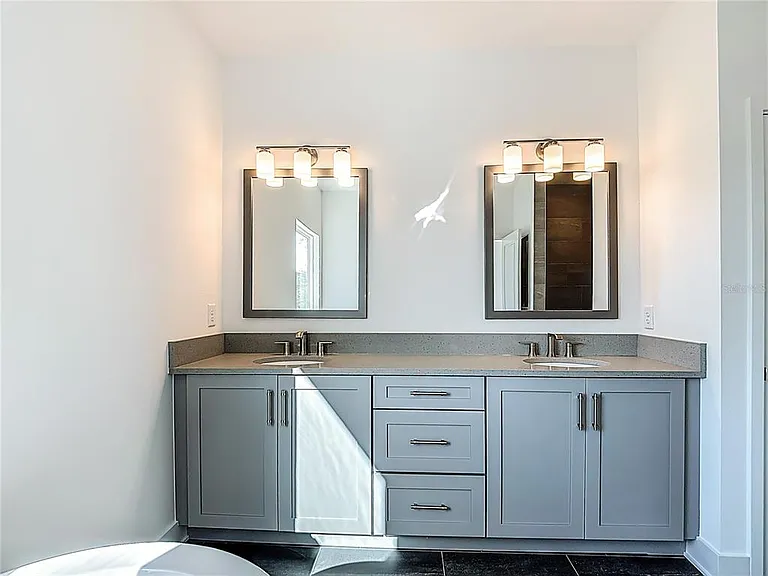 410 S West Shore Blvd — Photo 54