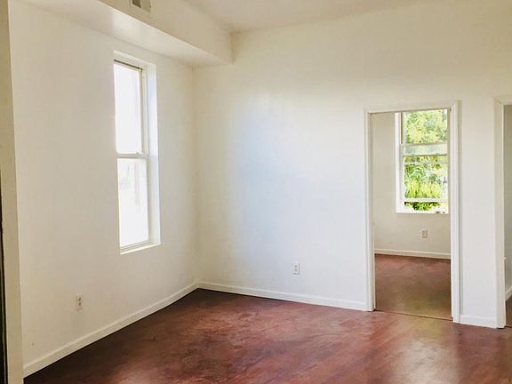 2nd image of 408 Martin Luther King Jr Dr APT 2
