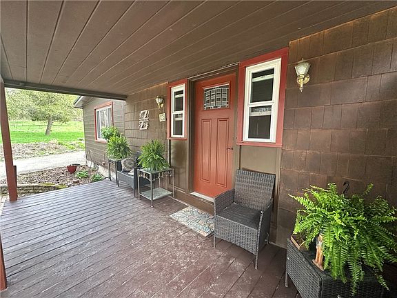 3rd image of 160 Martin Rd