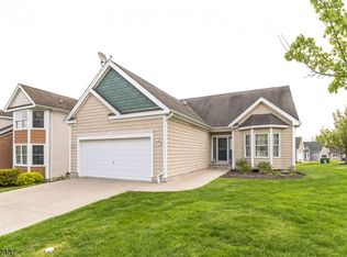 10 Fairchild Ln, Sussex, NJ 07461