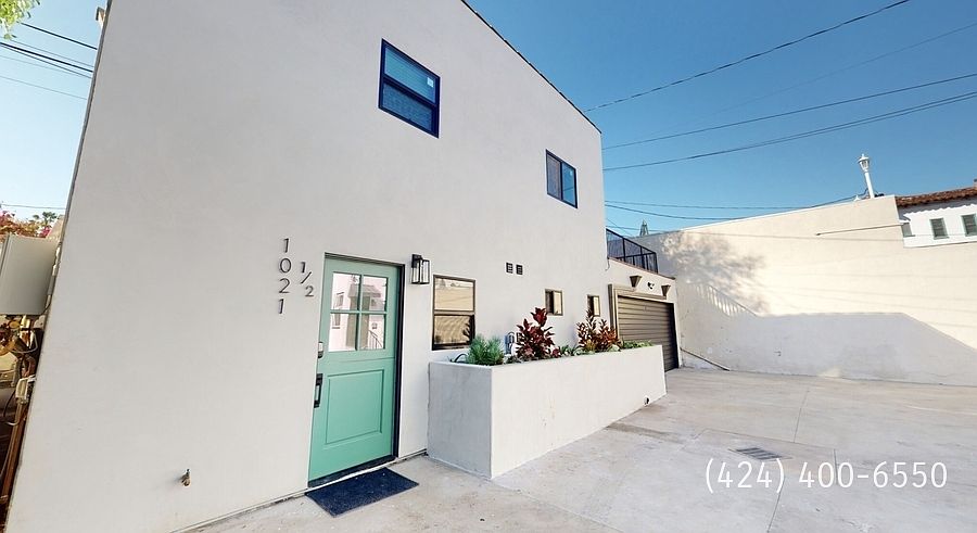 1st image of 1021.5 S Hayworth Ave #1021.5