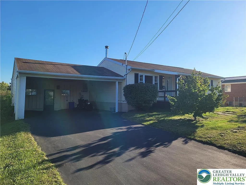 2 bed, 1637 sqft, $2,200 — Photo 2