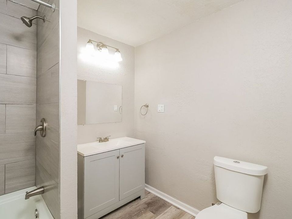 1st image of 1027 Randolph St