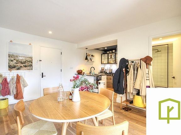 2nd image of 10 Lexington Ave APT 3L