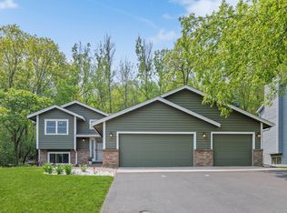 612 Autumn Oaks Ct, Eagan, MN 55123