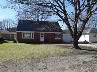 325 N Oak St, Waterman, IL 60556