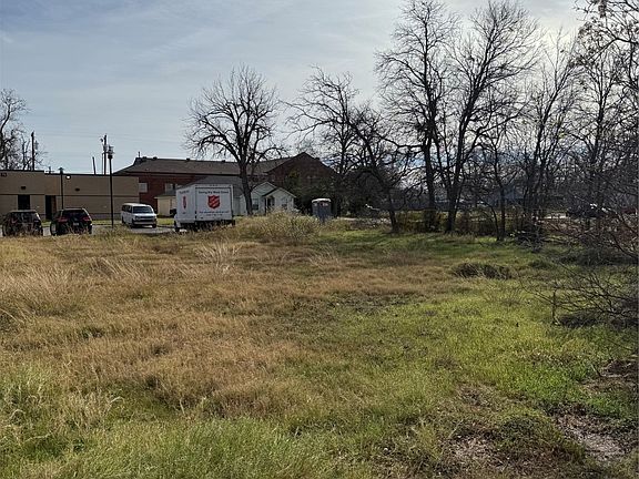 5th image of 708 S 9th St