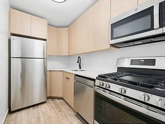 5th image of 345 E 93rd St APT 11K