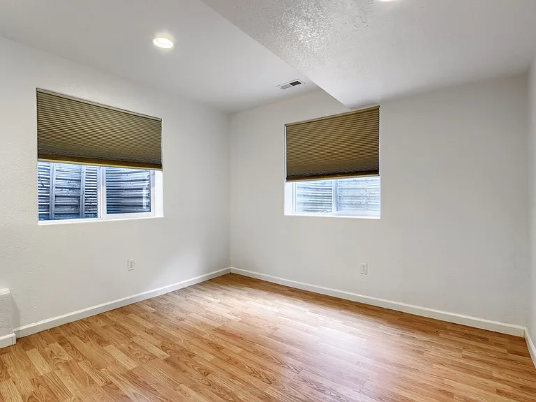 8102 Silver Glen Dr — Photo 12
