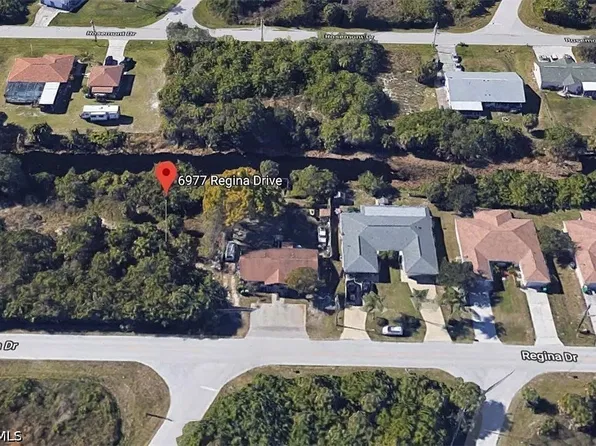6977 Regina Dr, Englewood, FL 34224
