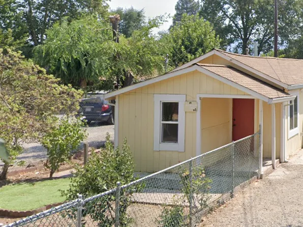14 Henderson Ln APT 1, Ukiah, CA 95482