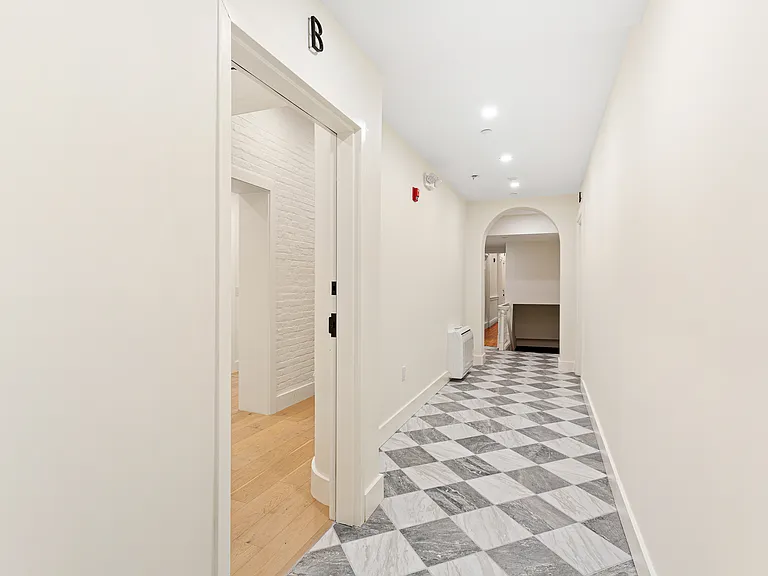 300 Kings Hwy E #B — Photo 15