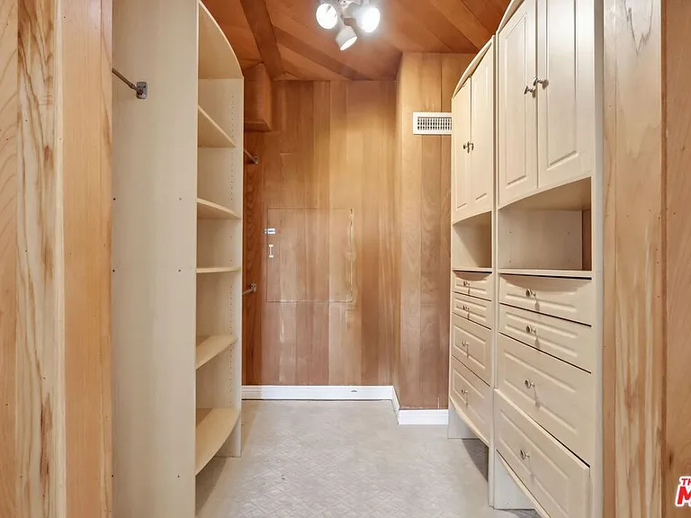 4613 Reforma Rd — Photo 47