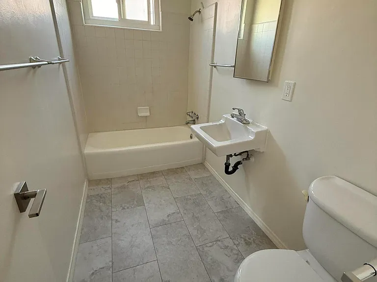 3432 Richland Dr #3 — Photo 3