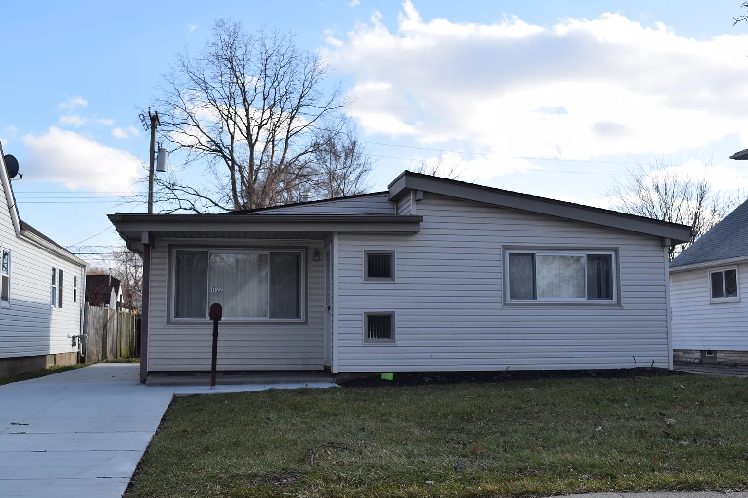 1722 E Madge Ave photo 1