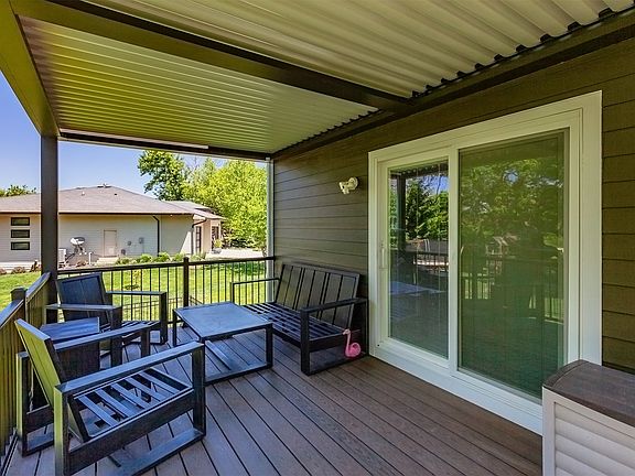 4th image of 3880 Rose Glen