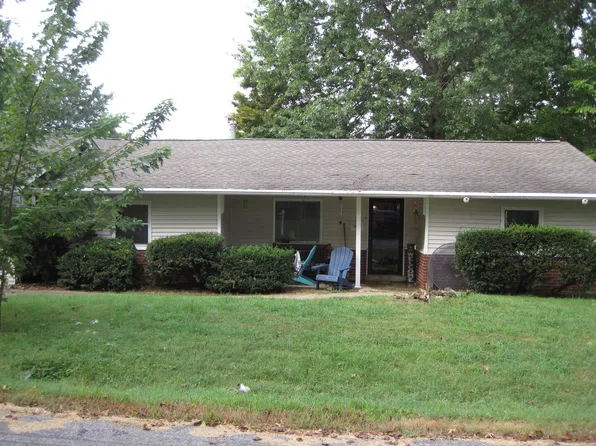 913 Peony Dr, Belleville, IL 62220