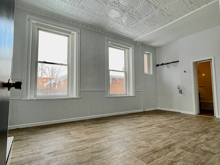 340 S Winebiddle St #3 — Photo 4