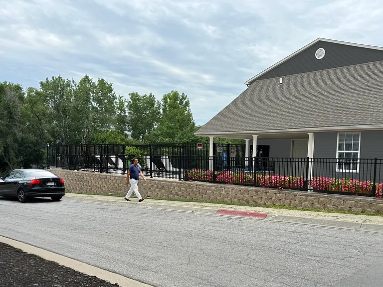 Cottonwood Creek Apartments — Photo 24