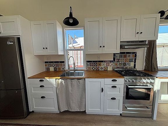 4th image of 24635 Woodridge Ln