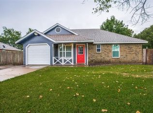 203 Brook Cir, Krum, TX 76249