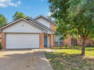 812 Brittany Dr, Denton, TX 76209