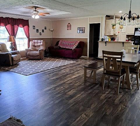 4th image of 2867 Buttercup Ln