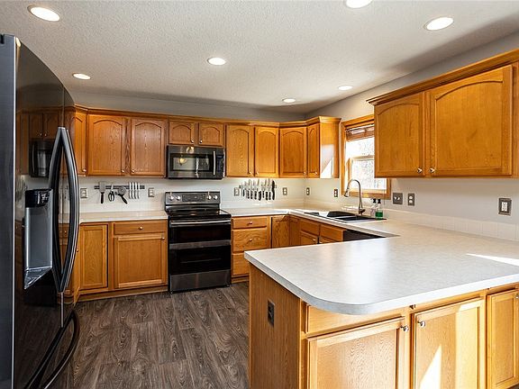 4th image of 5303 SW Somersby Dr