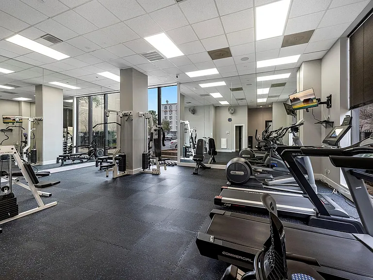 5150 Hidalgo St #202 — Photo 30