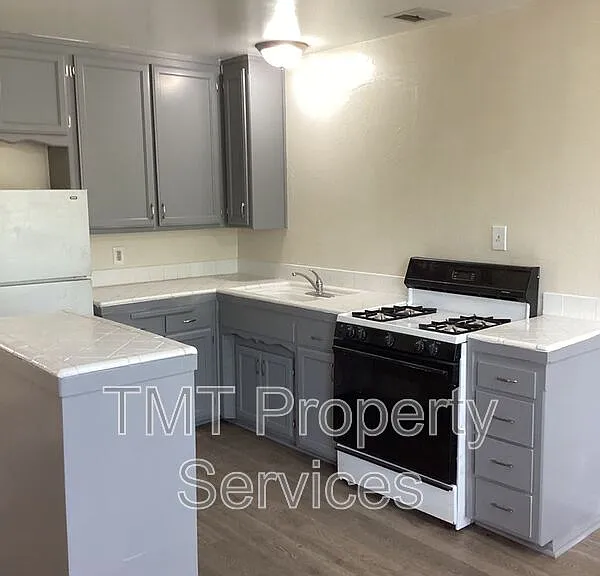 2743 2nd Ave #6 — Photo 20