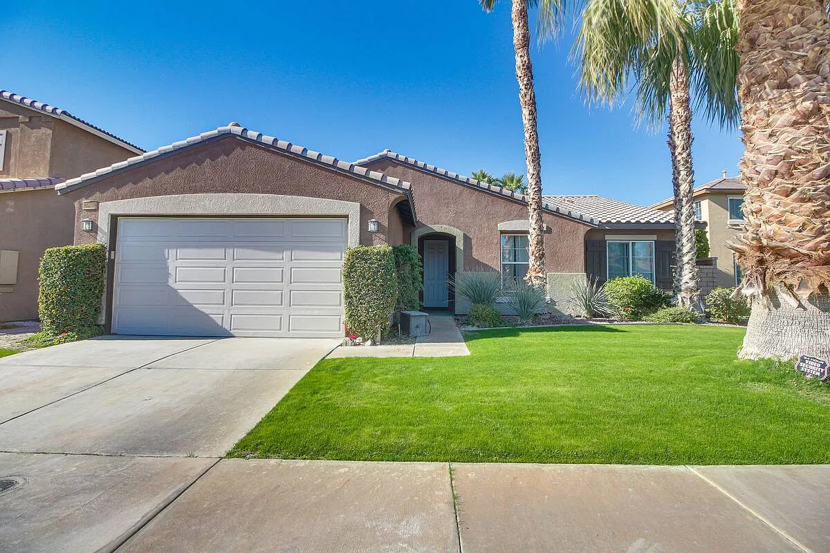 3 bed, 2012 sqft, $3,250 — Photo 1