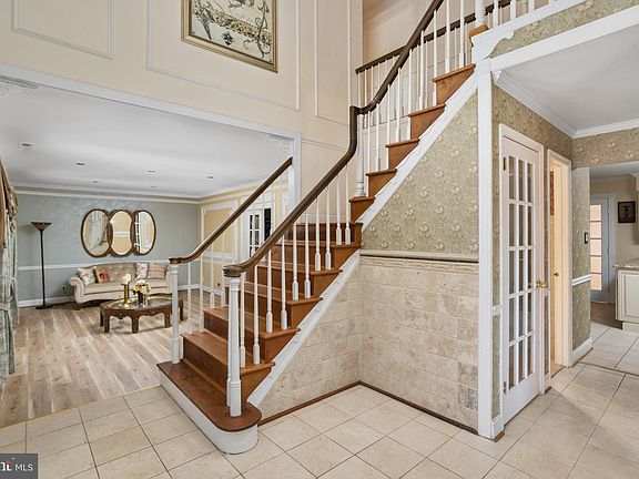 4th image of 1 Bromley Ct