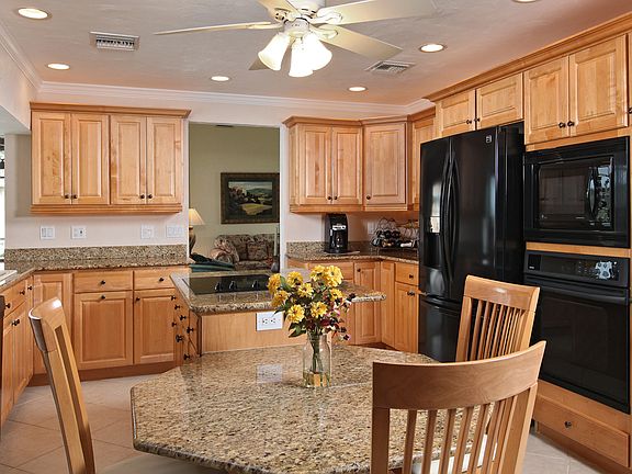 4th image of 460 Tarpon Ct