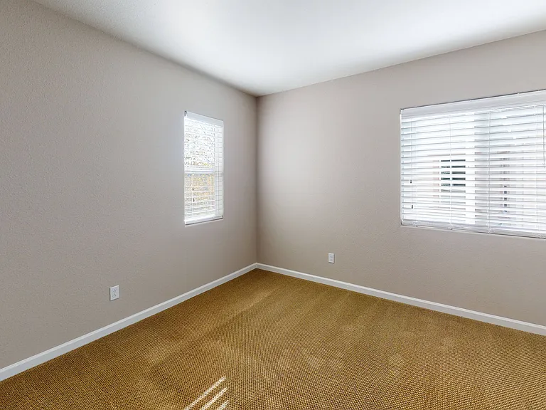175 Sunshine St — Photo 7