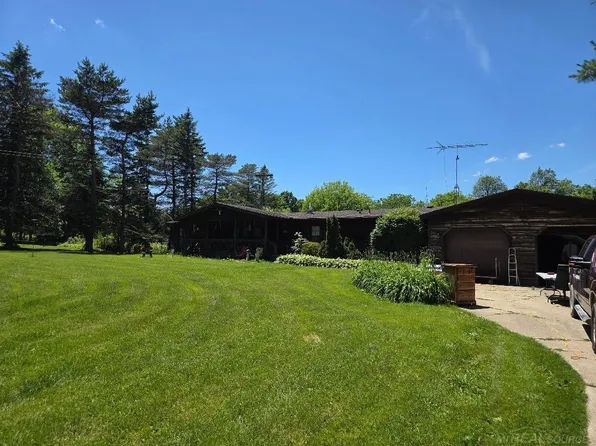 2960 Oakview Dr, Dryden, MI 48428