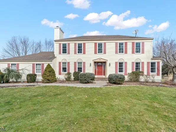 7 Perry Ct, Raritan Twp., NJ 08822