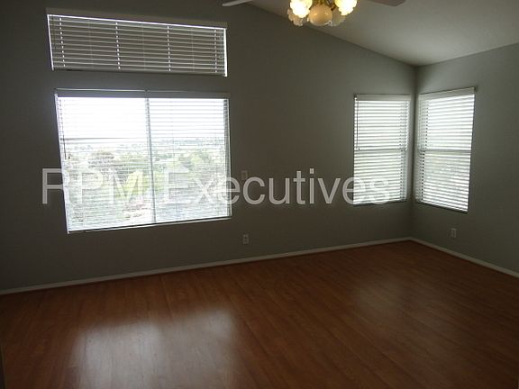 5th image of 27527 Woodfield Pl