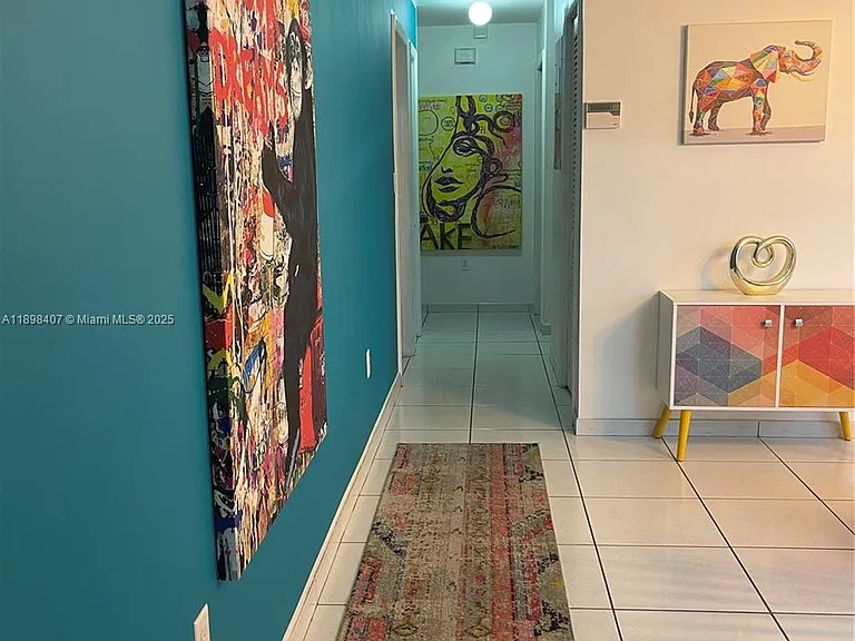 4521 NW 4th St #4521 — Photo 2