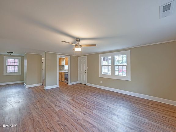 5th image of 214 Pine Street