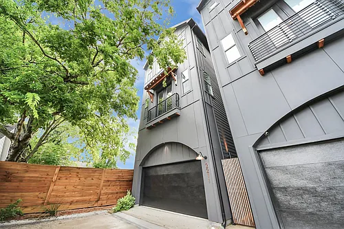 2211 Bevis St Photo 1