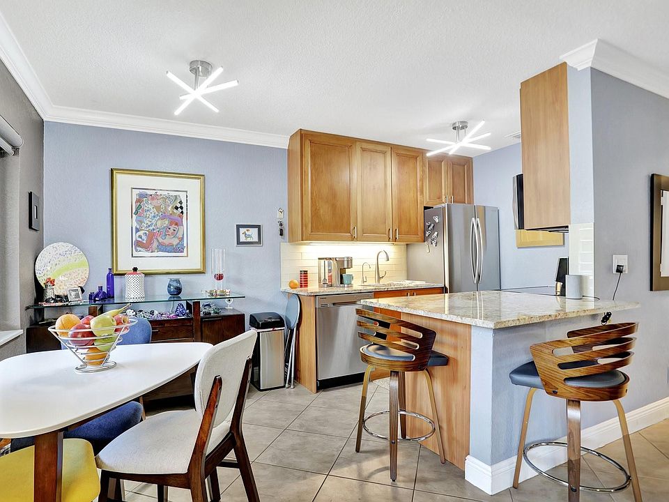 1st image of 1320 NE 18th Street #2