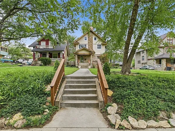 3925 Manheim Rd, Kansas City, MO 64110