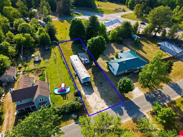 4784 Pine St SW, South Boardman, MI 49680