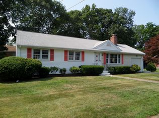35 Fairfax Dr, Stratford, CT 06614